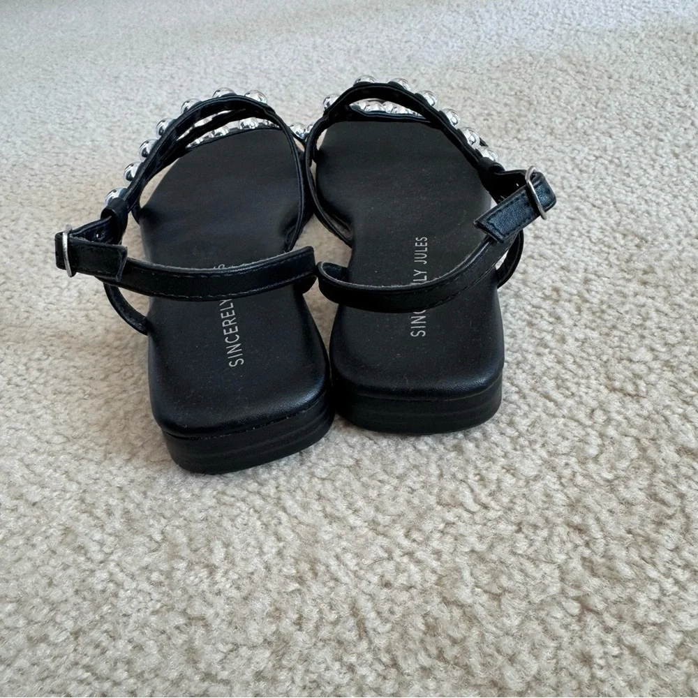 Sincerely Jules “Happiness” Silver Studded Black Flat Sandals Cushioned Size 9 - Picture 5 of 8
